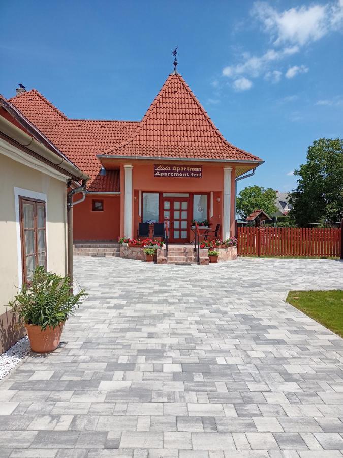Livia Apartman Bük Esterno foto