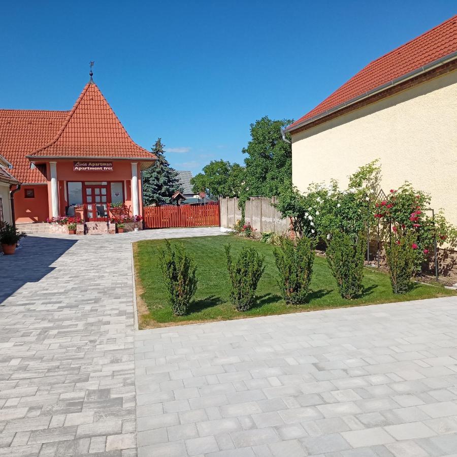 Livia Apartman Bük Esterno foto
