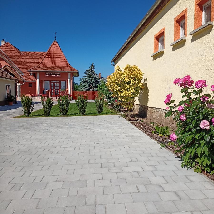 Livia Apartman Bük Esterno foto