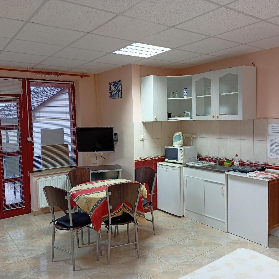 Livia Apartman Bük Esterno foto